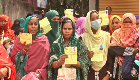 কুষ্টিয়ায় চেয়ারম্যান মেম্বার দ্বন্দ্বে টিসিবি পণ্য পায়নি কার্ডধারীরা