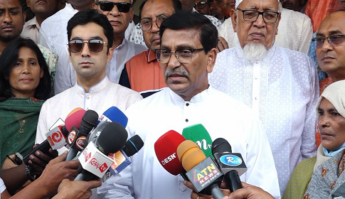 ‘তারেক কোন রাজনীতিবিদ নয় যে তাকে সরানোর চেষ্টা করতে হবে’