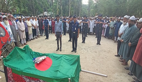 মহম্মদপুরে মুক্তিযোদ্ধা তগরুল মোল্লাকে রাষ্ট্রীয় মর্যাদায় দাফন 