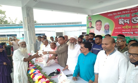 যশোরে শেখ হাসিনার পক্ষে যুবলীগ নেতা হাজী সুমনের ঈদ উপহার বিতরণ