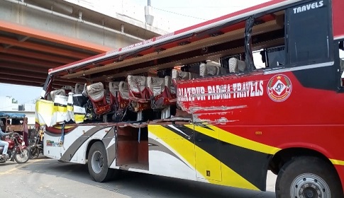 শ্রীনগরে সড়ক দুর্ঘটনায় নিহত ৪, আহত ২১