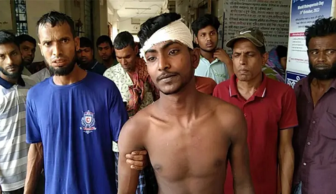 ঘুষ না দেওয়ায় ট্রেন যাত্রীদের ওপর হামলা, চালকসহ আহত ৩