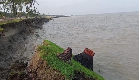 তজুমদ্দিনে জিওব্যাগ ডাম্পিংয়ে গড়িমসি, হুমকির মুখে শতাধিক ঘরবাড়ি