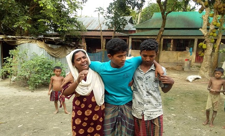 রাস্তা সংস্কার নিয়ে সংঘর্ষের জেরে কলেজ ছাত্রকে বেধড়ক মারপিটের অভিযোগ