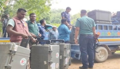৪৮০টি কেন্দ্রে পাঠানো হচ্ছে নির্বাচনী সরঞ্জাম