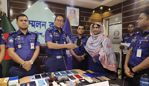 হারানো ও চুরি যাওয়া ৪০টি ফোন উদ্ধার, খুশি মালিকরা