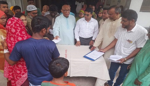 বজ্রপাতে নিহত ও আহত ১৫ জনকে অনুদান