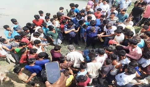 প্রেমের সম্পর্ক পরিবার মেনে না নেওয়ায় যুবকের আত্মহত্যা