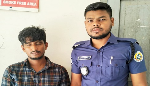 আগৈলঝাড়ায় ভাইকে হত্যার উদ্যেশ্যে কুপিয়ে জখম, প্রধান আসামী গ্রেফতার