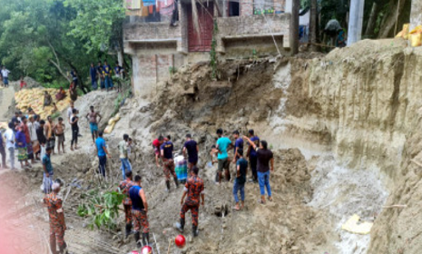 ফরিদপুরে সেতু নির্মাণকালে রাস্তা ধসে নিহত ৩