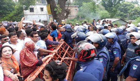 ঝিনাইদহে বিএনপির অবস্থান কর্মসূচিতে পুলিশি বাধা