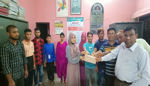 মহম্মদপুরে শিক্ষার্থীদের মাঝে গ্রামীণ ব্যাংক’র বৃত্তি প্রদান 