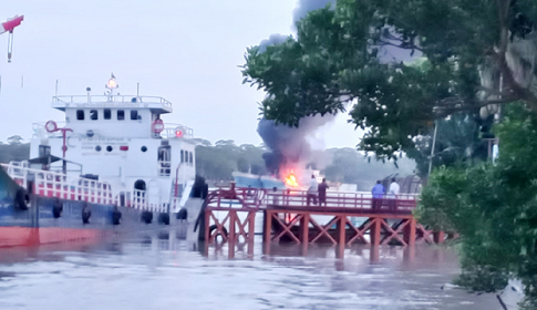 সাগর নন্দিনী-২ জাহাজে ফের বিস্ফোরণ, ৯ পুলিশসহ দগ্ধ ১১