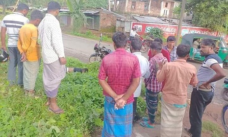 চট্টগ্রামে সড়কে প্রাণ গেল বৃদ্ধ ও যুবকের