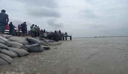 তিস্তায় বিলীন বুড়িরহাটের ৩০ মিটার স্পার বাঁধ, হুমকিতে কয়েক হাজার পরিবার