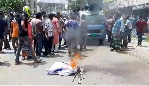 কুড়িগ্রামে জাতীয় পার্টির পদ বঞ্চিতদরে সড়ক অবরোধ করে বিক্ষোভ, ধাওয়া পাল্টা ধাওয়া 