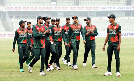 টস হেরে ফিল্ডিংয়ে বাংলাদেশ