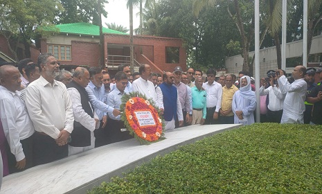 বঙ্গবন্ধুর সমাধিতে এলজিইডির প্রধান প্রকৌশলীর শ্রদ্ধা