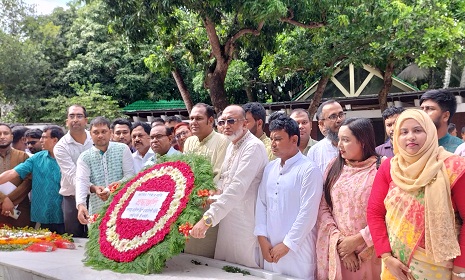 জাতির পিতার সমাধিতে জনস্বাস্থ্য প্রকৌশল ডিপ্লোমা প্রকৌশলী সমিতির নবনির্বাচিত কেন্দ্রীয় নির্বাহী কমিটির শ্রদ্ধা