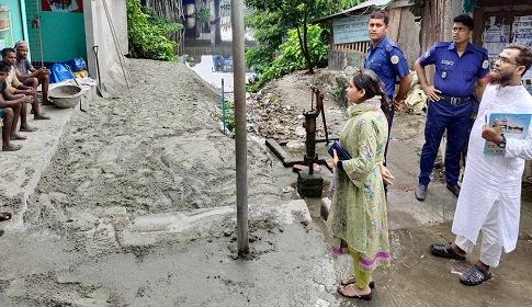 আগৈলঝাড়ায় অবৈধভাবে ঘাটলা দখলে নিতে বালু ভরাট, বন্ধ করল প্রশাসন