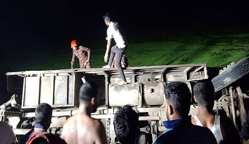 বরিশালে পৃথক দুর্ঘটনায় নিহত ১, আহত ২৩