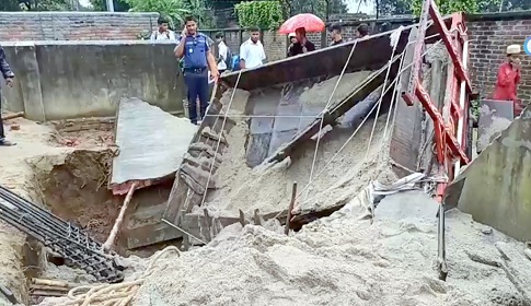 ঠাকুরগাঁওয়ে বালুবাহী ট্রাক্টর উল্টে বাক প্রতিবন্ধী শ্রমিকের মৃত্যু