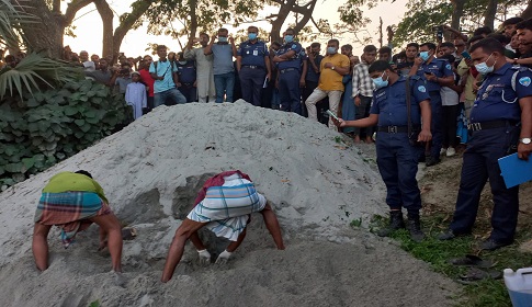 হাজীগঞ্জে পঁচা গন্ধে মিললো নিখোঁজ কিশোরের গলিত লাশ