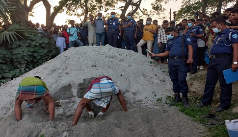 হাজীগঞ্জে পঁচা গন্ধে মিললো নিখোঁজ কিশোরের গলিত লাশ