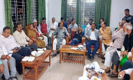 জাজিরায় মতবিনিময় সভা, নৌকার মাঝিরূপে অপুকেই চান জনপ্রতিনিধিরা