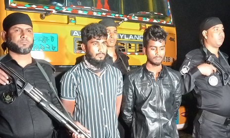 যশোরে ট্রাকে আগুন দেওয়ার সময় দুই যুবক আটক