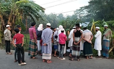 সুবর্ণচরে নামাজ পড়তে যাওয়ার পথে মাইক্রো চাপায় মুসল্লির মৃত্যু