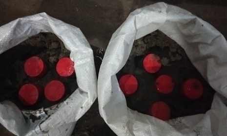 যশোরে র্যাবের অভিযানে বিপুল পরিমাণ ককটেল ও আগ্নেয়াস্ত্র উদ্ধার