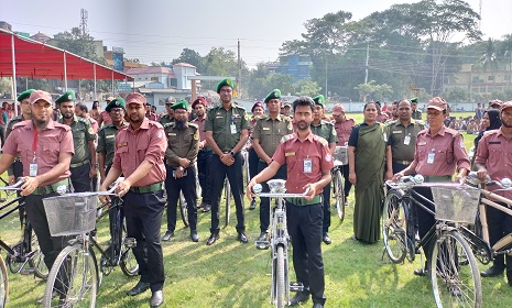 গোপালগঞ্জে আনসার ও ভিডিপির ৪২ কৃতি সদস্য পেলেন বাই সাইকেল