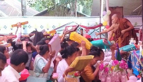 নোয়াপাড়া বৌদ্ধ বিহারে ৪৩তম কঠিন চীবর দান সম্পন্ন