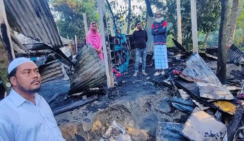 চাঁদপুরে বালিয়া গ্রামে অগ্নিকাণ্ড, ৩ বসতঘর ভস্মীভূত