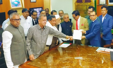 জামালপুর সদরে নৌকার মনোনয়ন জমা দিলেন আবুল কালাম আজাদ