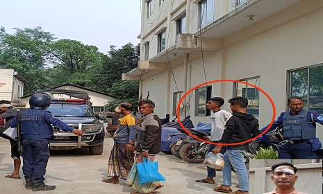আশুলিয়ায় ছিনতাই চক্রের ২ সদস্য গ্রেফতার, আহত ১