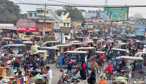 ইজিবাইকে নাকাল ঝিনাইদহ শহর