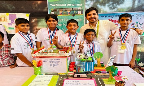 সৈয়দপুরে 'উদ্ভাবনের আনন্দে' মেতেছে শিশুরা