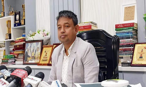 ‘অবরোধ ডেকে মাঠে নেই রাজনৈতিক নেতারা’