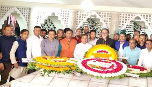 হোসেন শহীদ সোহরাওয়ার্দীর সমাধিতে যুবলীগের শ্রদ্ধা