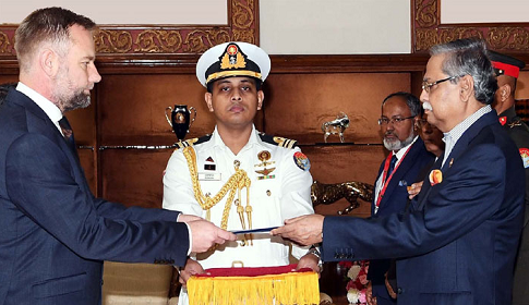 রাষ্ট্রপতির কাছে ডেনমার্কের রাষ্ট্রদূতের পরিচয়পত্র পেশ