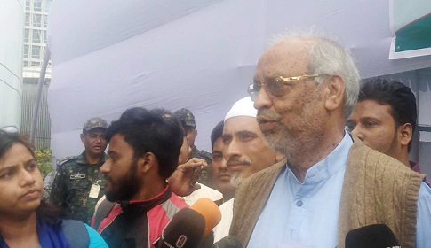 ‘ফখরুলকে জামিন দেয় না আর বিএনপি বসে বসে আঙুল চুষে’