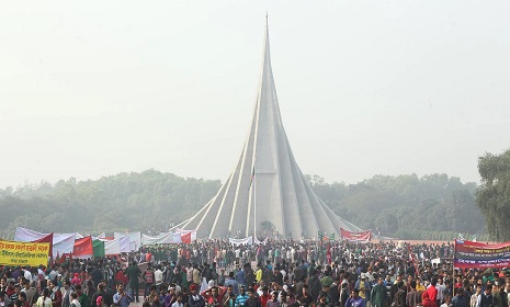 জাতীয় স্মৃতিসৌধে সর্বসাধারণের ঢল