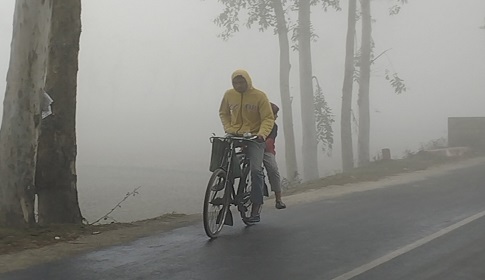 শীতে কাহিল রাজারহাটের মানুষ, তাপমাত্রা ১০.১ ডিগ্রী সেলসিয়াস