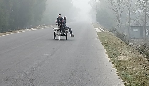 ‘জারতে মুই থর থর করি কাঁপছং, আগুন তোপালেও গাঁও গরম হয় না’