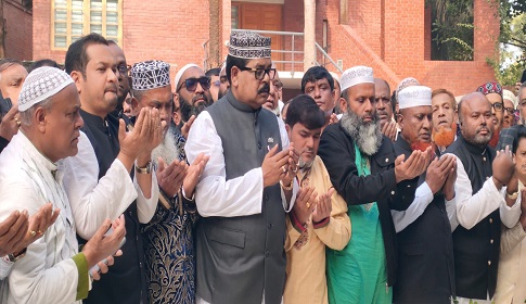 বঙ্গবন্ধুর সমাধিতে ইলিয়াস এমপির শ্রদ্ধা  