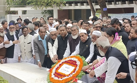 জাতির পিতার সমাধিতে বীর মুক্তিযোদ্ধা মো. ওয়াকিল উদ্দিন এমপির শ্রদ্ধা