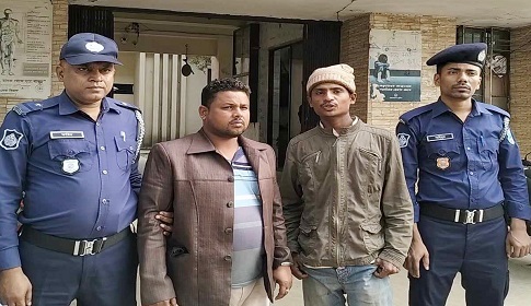 ড্রাইভারই মূল ছিনতাইকারী, আটক ২