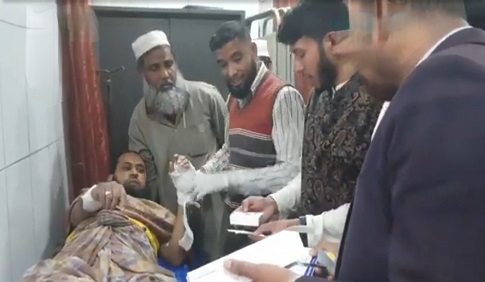 এক কুকুরের কামড়ে নারী-শিশুসহ আহত ১৬